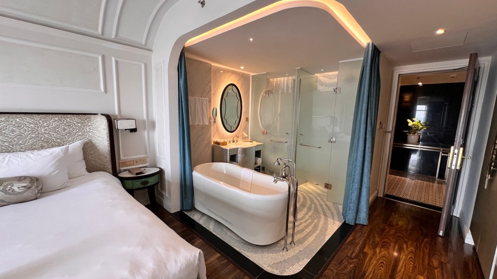 Hotel Royal Hoi An - Bathroom