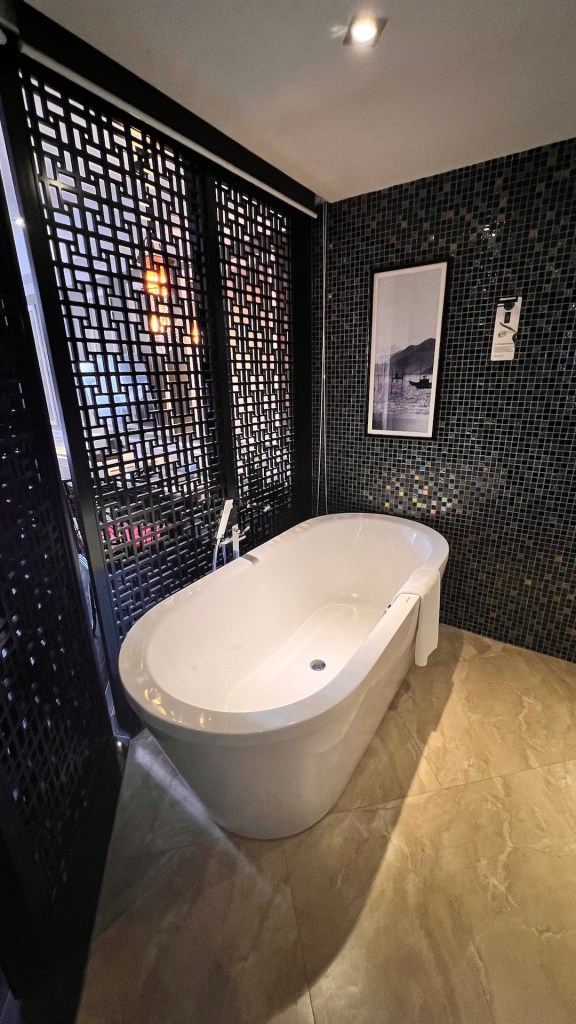 Hotel Royal Hoi An - Freestanding Bathtub