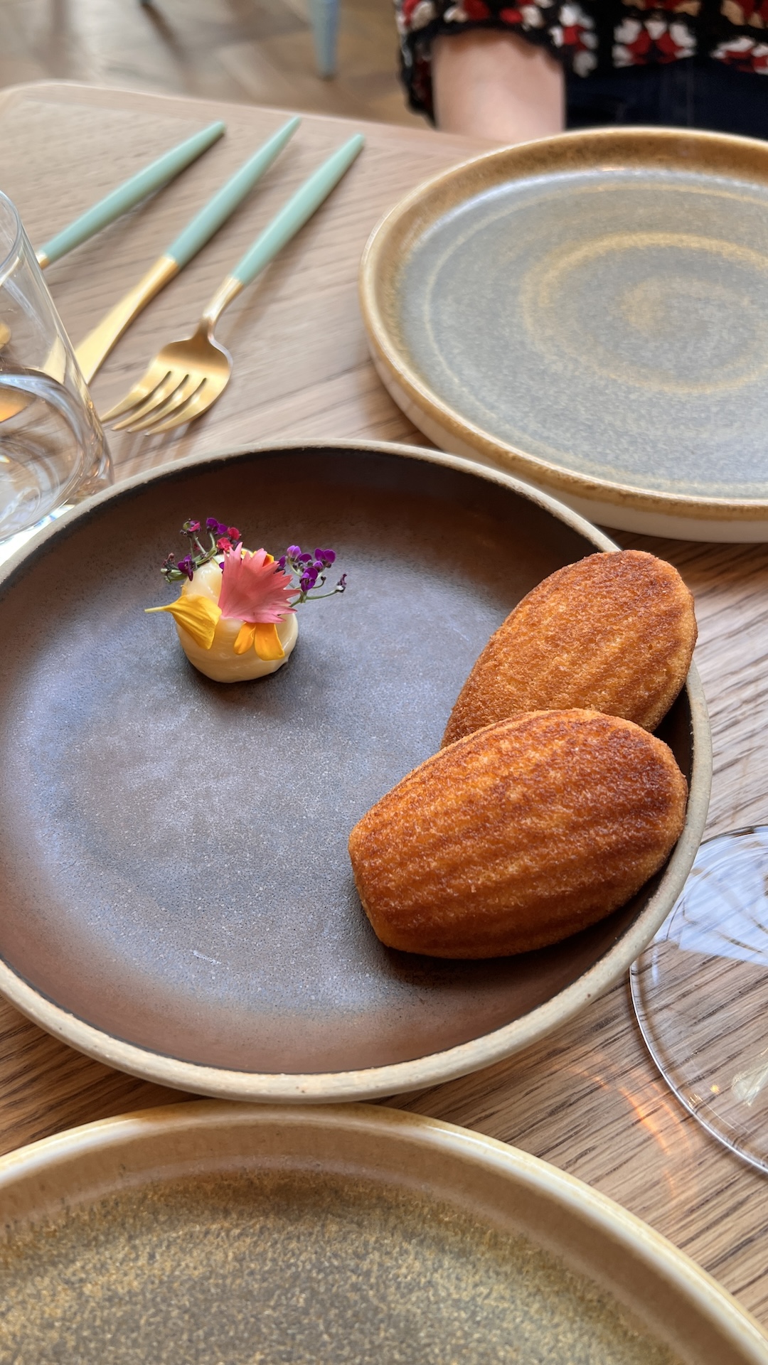 Golden Poppy Paris - Madeleines