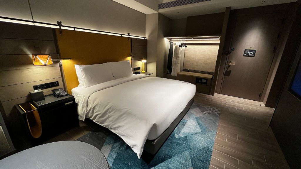 Hotel Resonance Taipei - Bedroom / Different angle