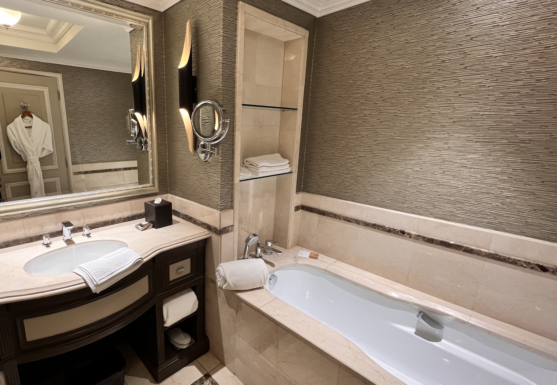 Ritz-Carlton Santiago - Bathroom