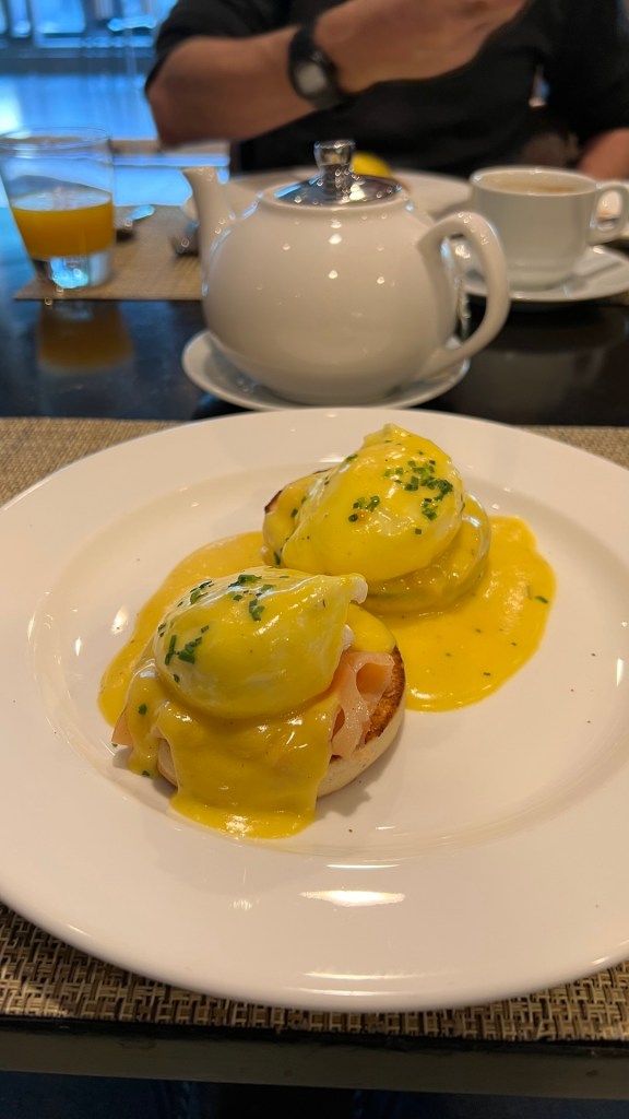Ritz-Carlton Santiago - Eggs Benedict