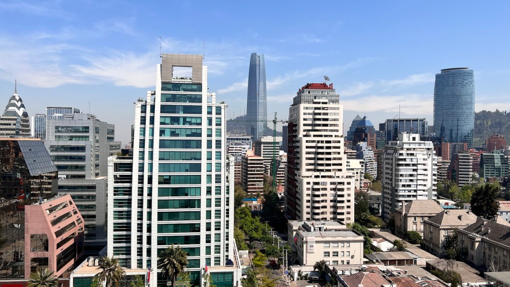 Ritz-Carlton Santiago - Skyline