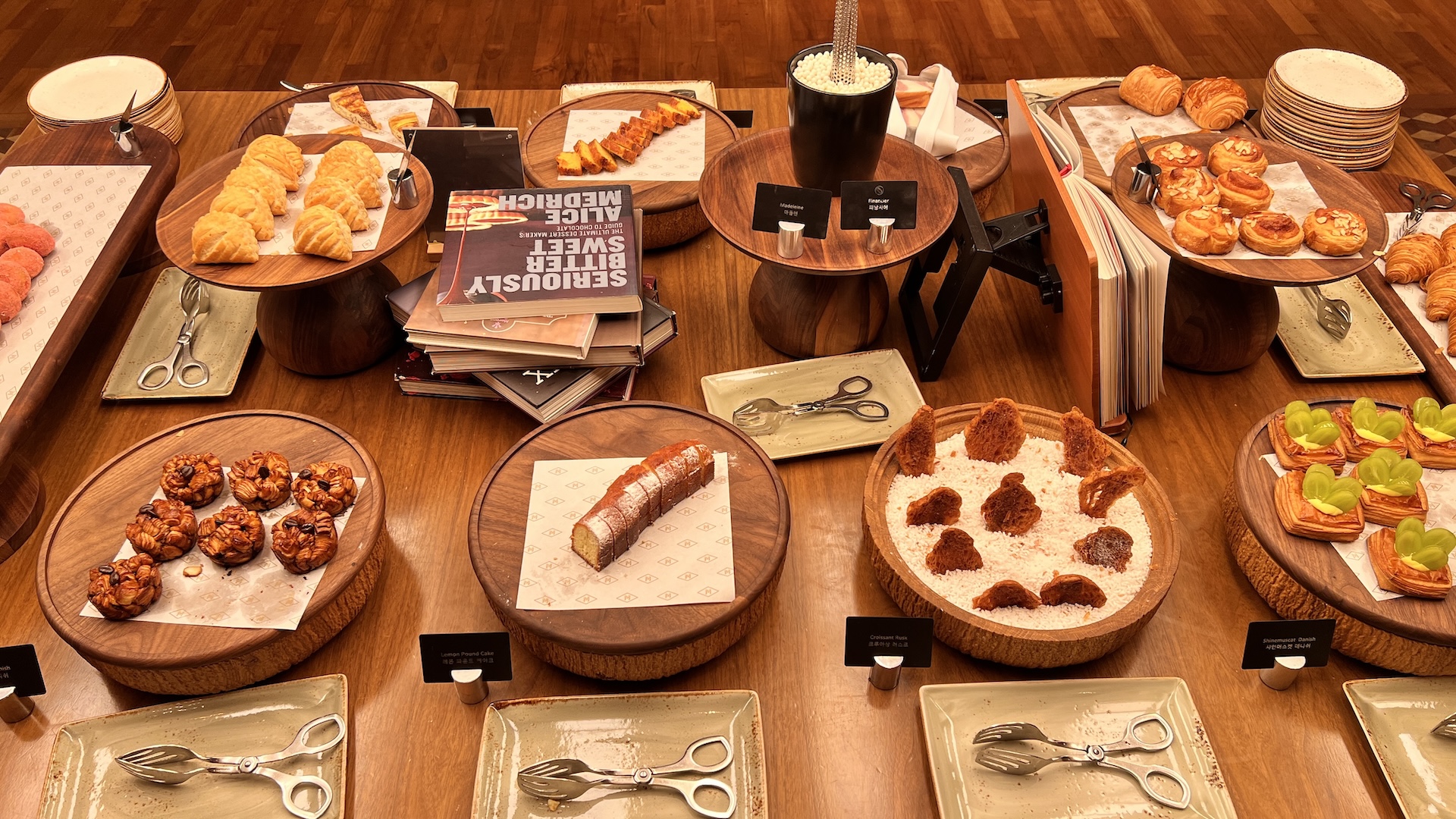 Four Seasons Seoul - Pastry selection