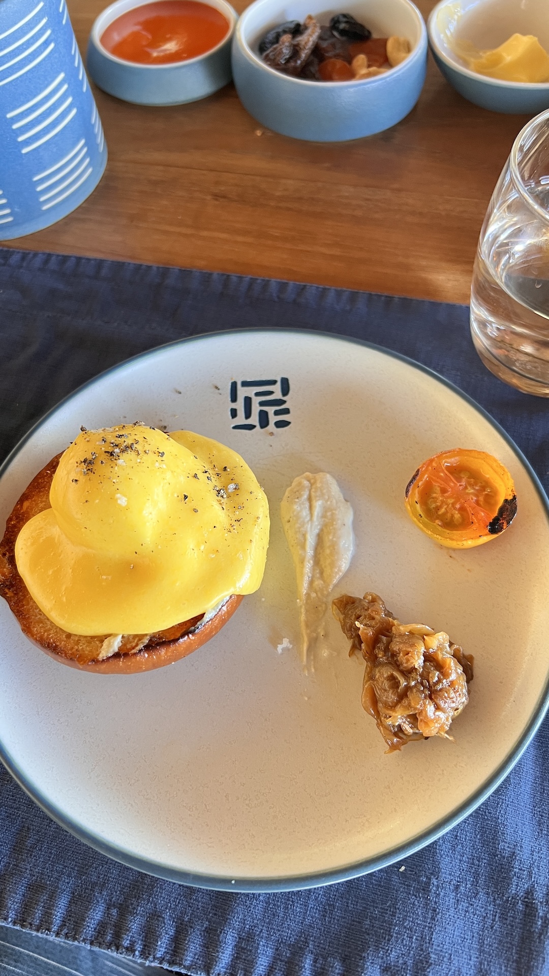 Cap Karoso - Eggs Benedict