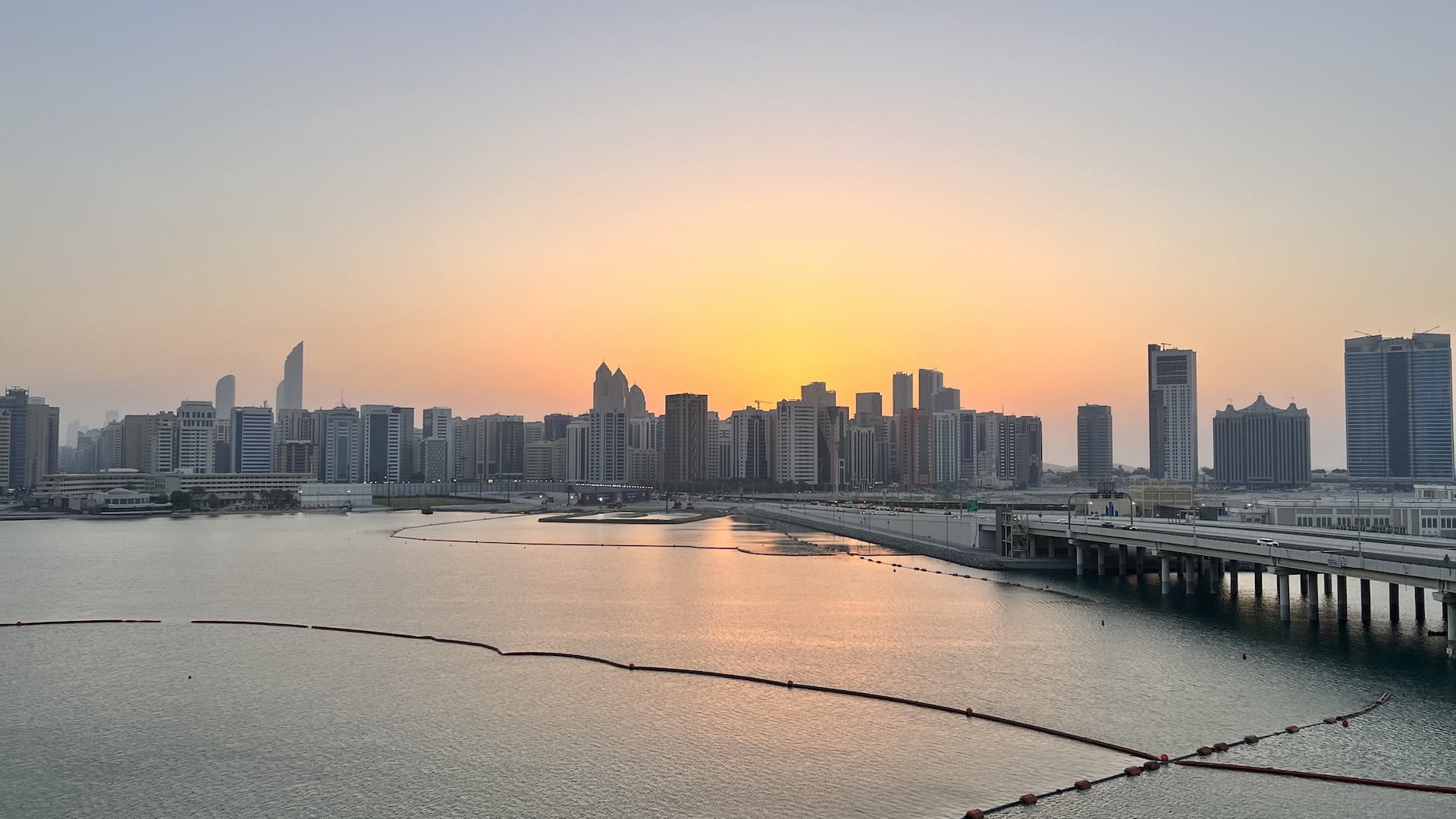 Four Seasons Abu Dhabi - Pool Sunset View