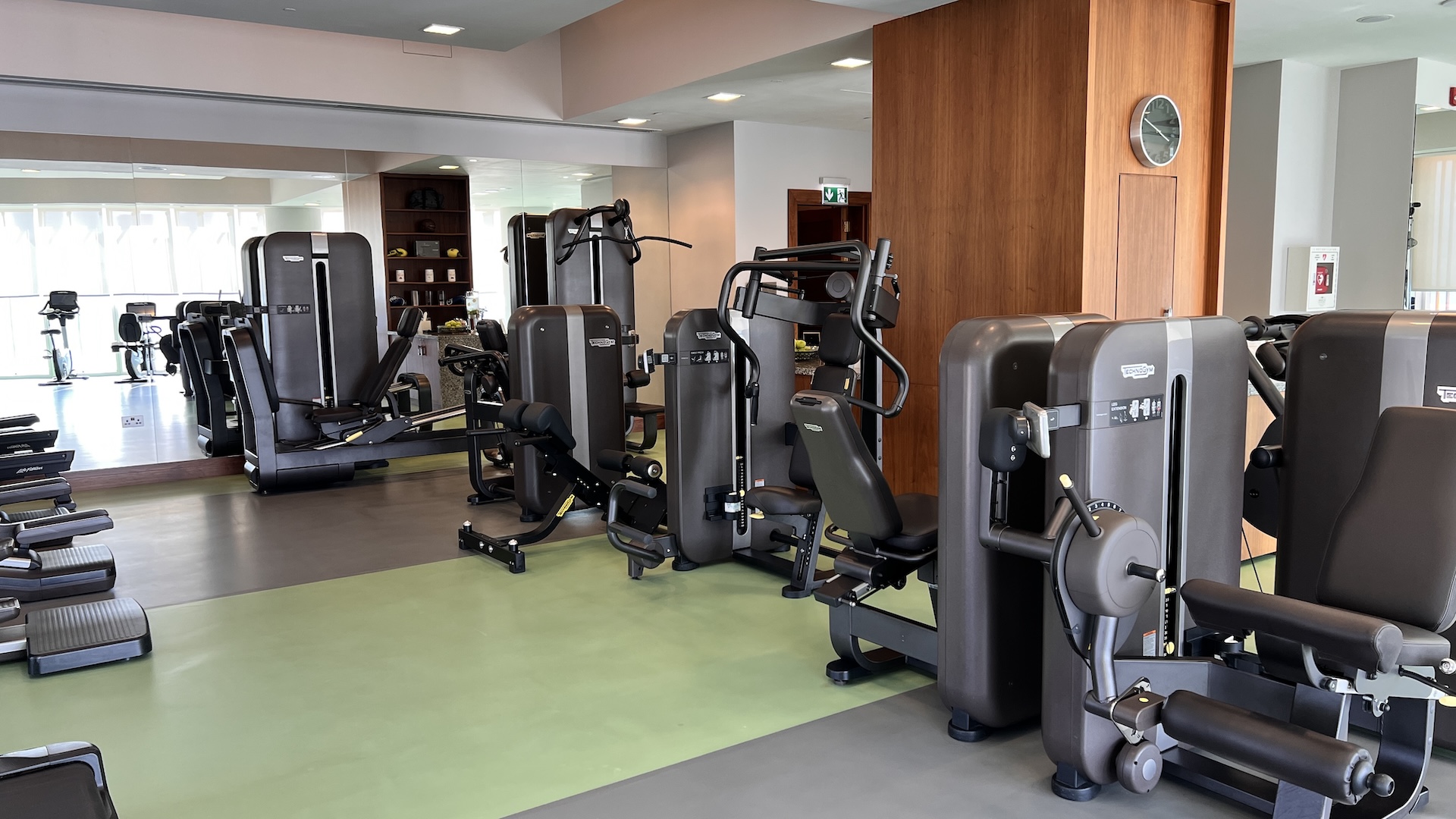 Four Seasons Abu Dhabi - Weight Training Equipment